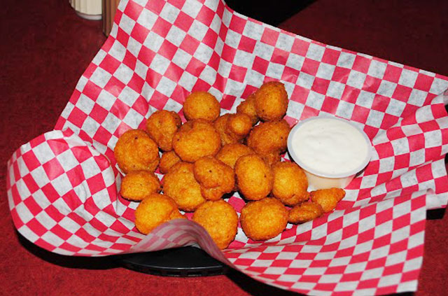 Triple Play Bar & Grill - Wisconsin Dells, WI - Sports Bar